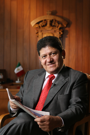 Tributo al Ex-Rector Carlos Jorge Briseño Torres